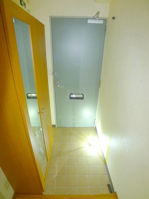 物件内観写真16　(玄関)