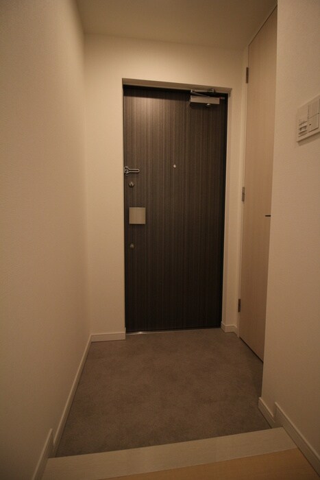 物件内観写真14　(玄関)