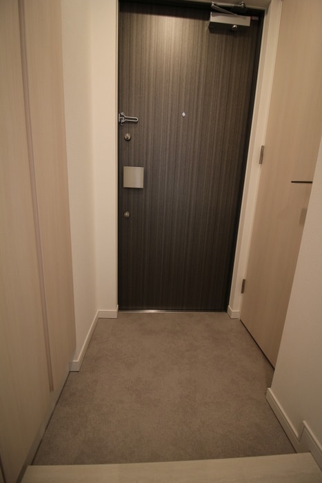 物件内観写真16　(玄関)
