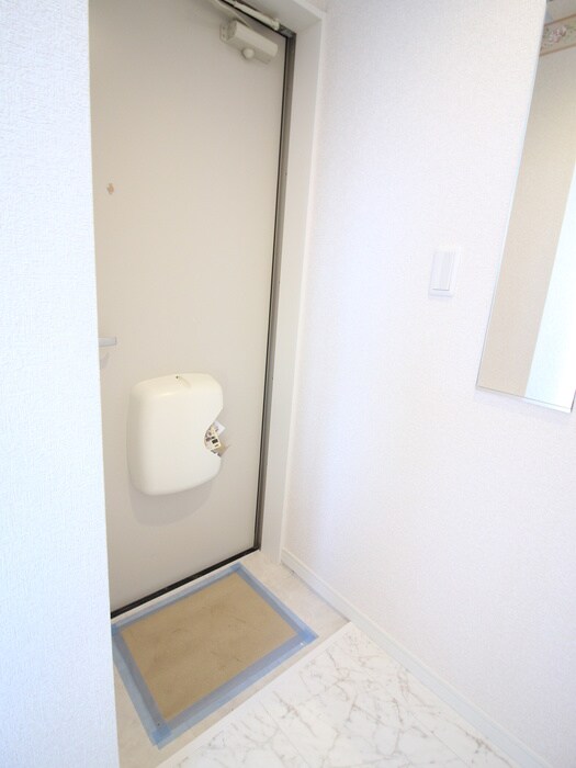 物件内観写真14　(玄関)