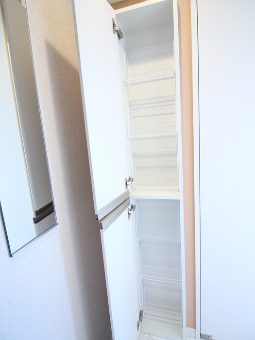 物件内観写真15　(靴箱)