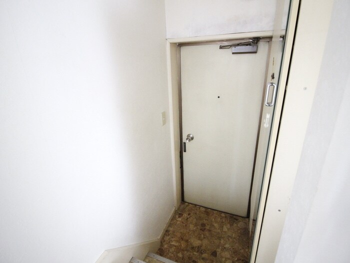 物件内観写真17　(玄関)