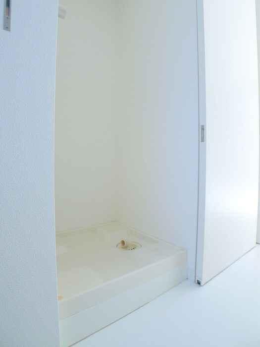 物件内観写真18　(洗濯機置場)