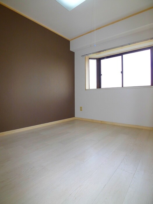 物件内観写真4　(居室)
