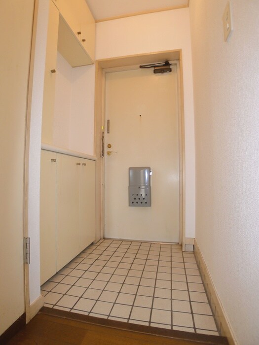 物件内観写真7　(玄関)