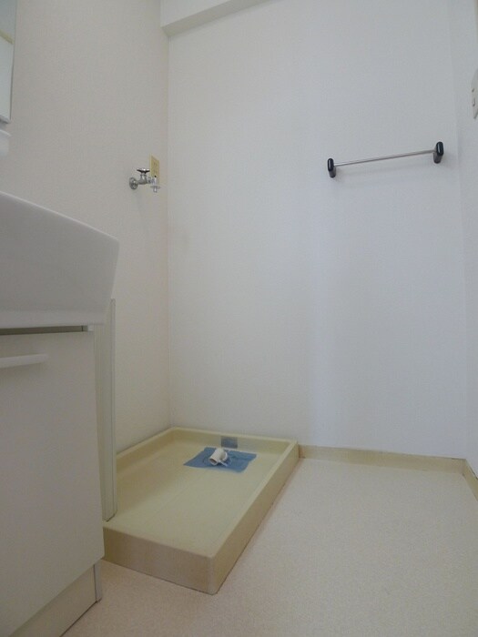 物件内観写真10　(洗濯機置場)