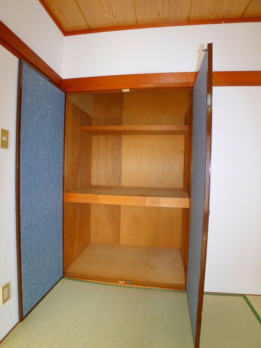物件内観写真12　(収納)