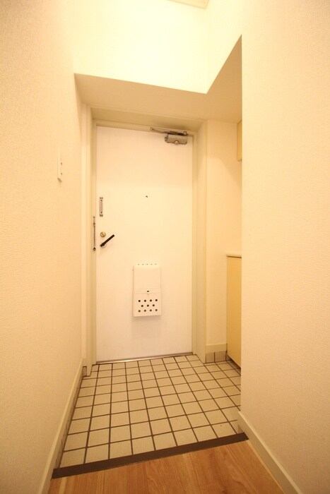 物件内観写真13　(玄関)