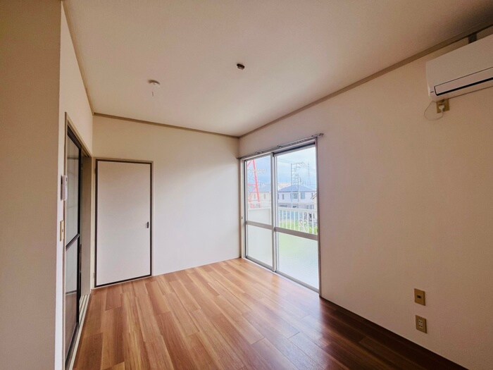 物件内観写真9　(居室)