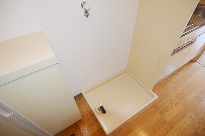 物件内観写真10　(洗濯機置場)