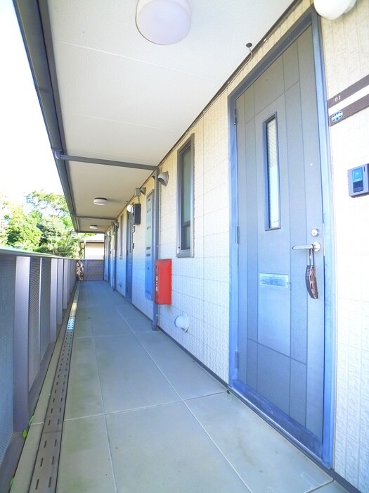 物件外観写真3　(エントランス部分)