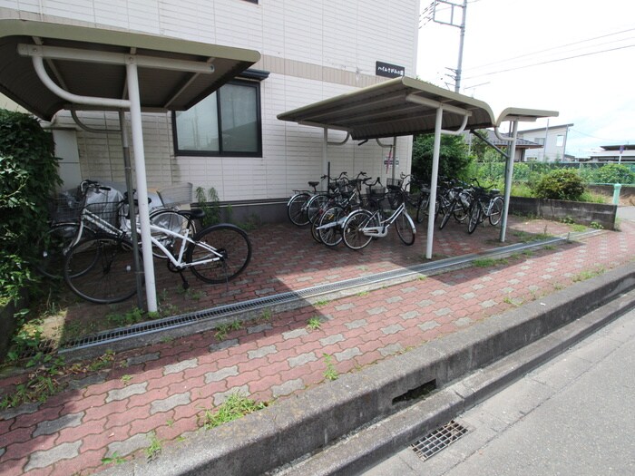 物件外観写真4　(駐輪場)