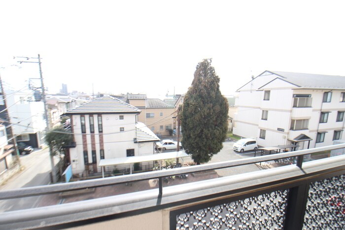 物件内観写真16　(室内からの展望)