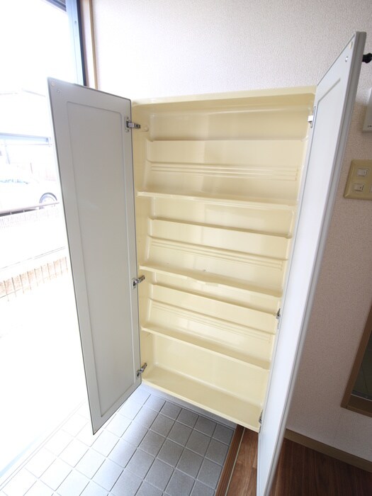 物件内観写真13　(靴箱)