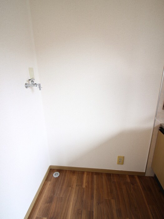 物件内観写真14　(洗濯機置場)