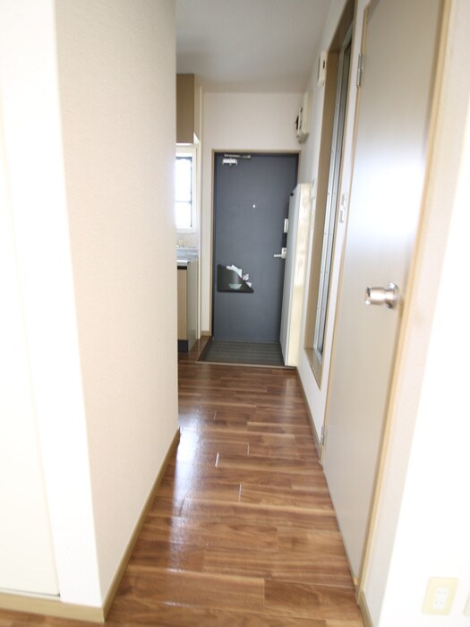 物件内観写真17　(廊下)