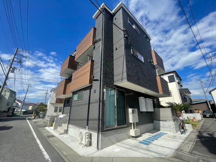 物件外観写真5　(駐車場)