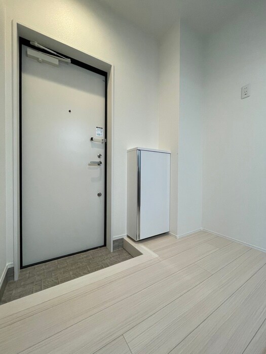 物件内観写真16　(玄関)