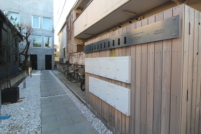 物件外観写真4　(エントランス部分)