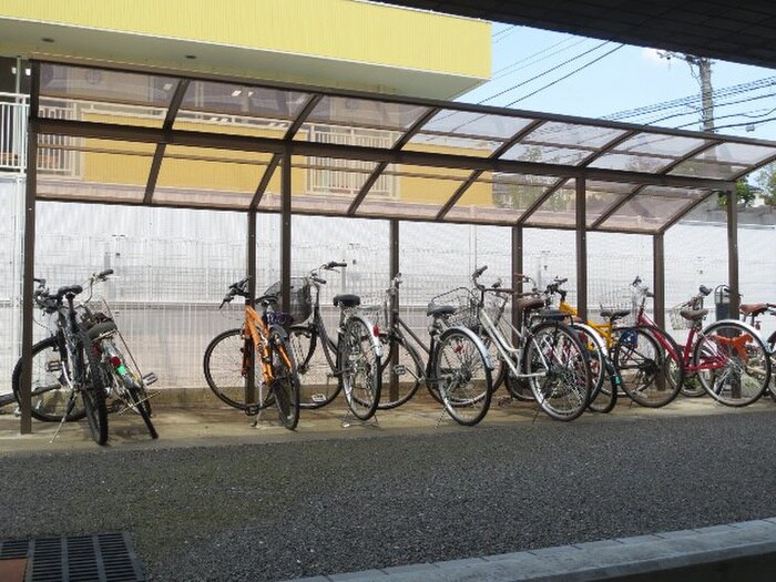 物件外観写真6　(駐輪場)