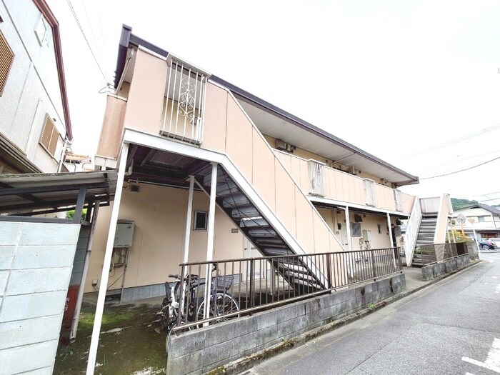 タウニィ・岩沢の物件外観写真