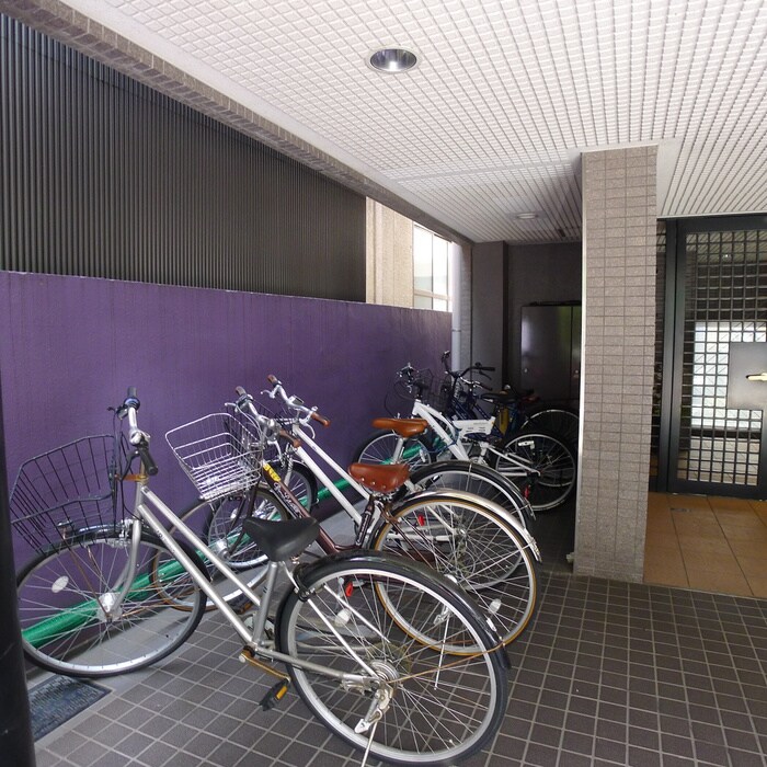 物件外観写真3　(駐輪場)