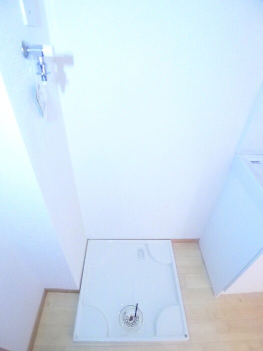 物件内観写真13　(洗濯機置場)