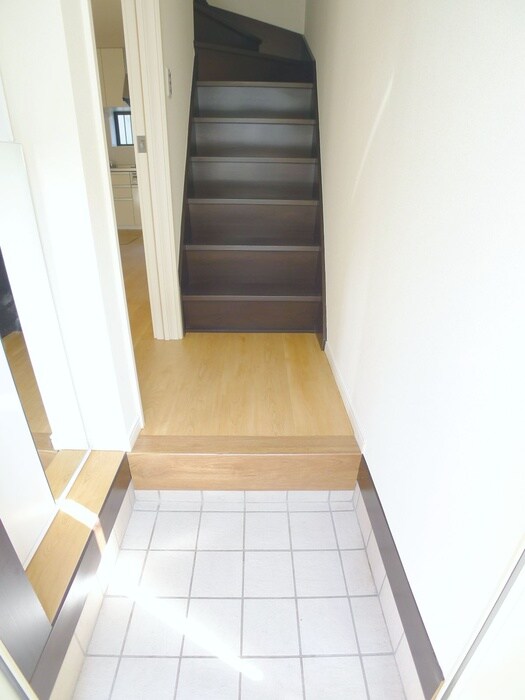 物件内観写真19　(玄関)