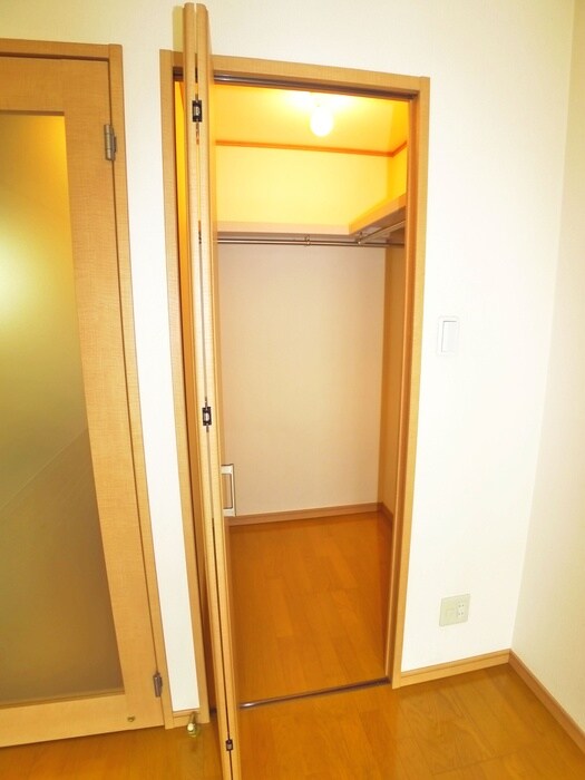 物件内観写真10　(収納)