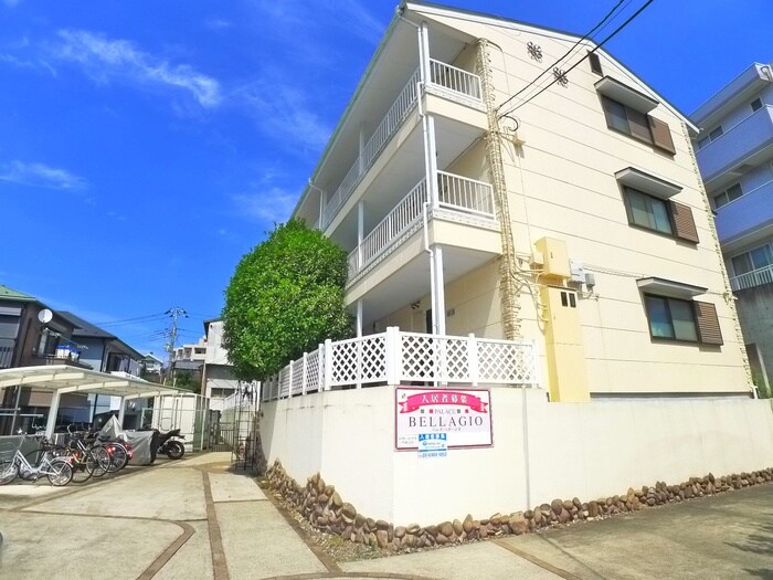 物件外観写真5　(エントランス部分)