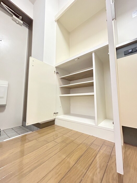 物件内観写真18　(靴箱)