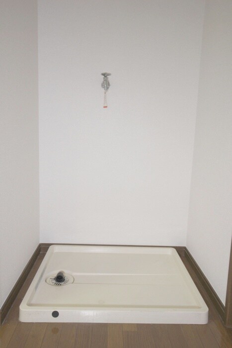 物件内観写真21　(洗濯機置場)