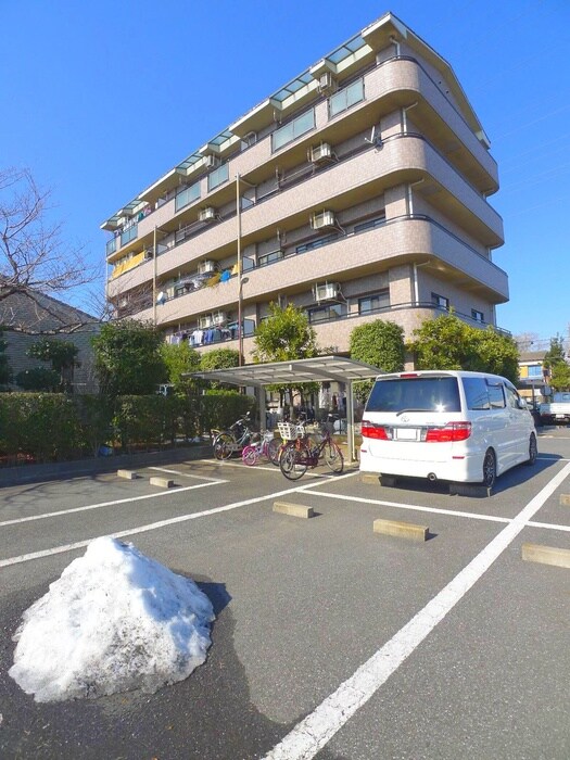 物件外観写真3　(駐車場)