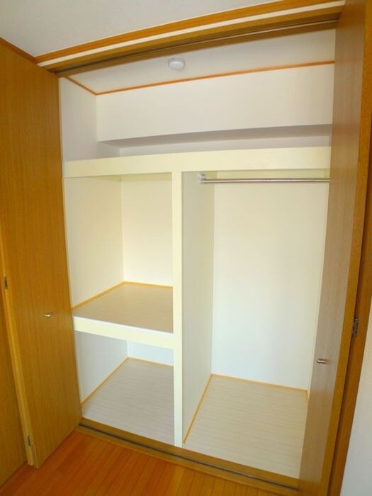 物件内観写真12　(収納)