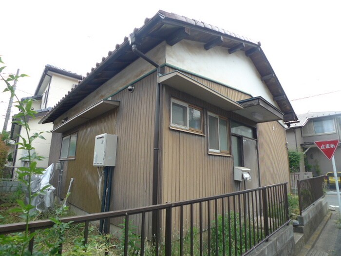 物件外観写真4　(エントランス部分)