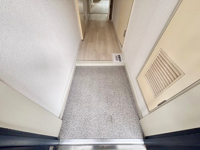 物件内観写真22　(玄関)