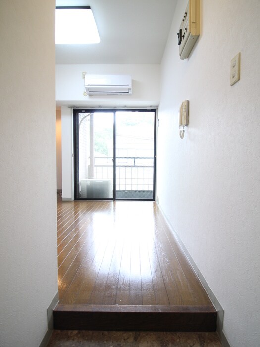 物件内観写真10　(玄関)