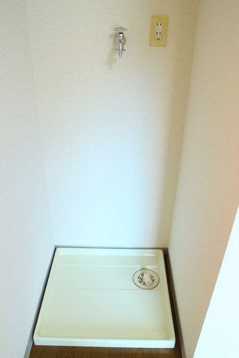 物件内観写真13　(洗濯機置場)