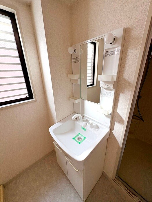 物件内観写真9　(洗面)