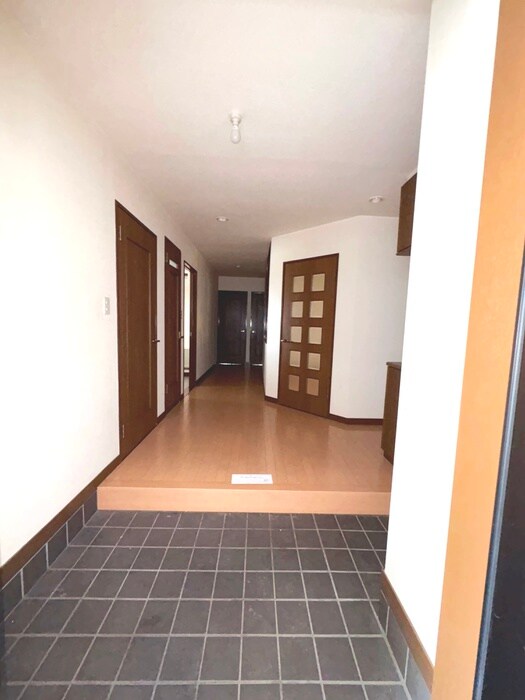 物件内観写真14　(玄関)