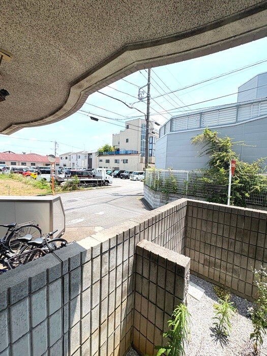 物件内観写真17　(室内からの展望)