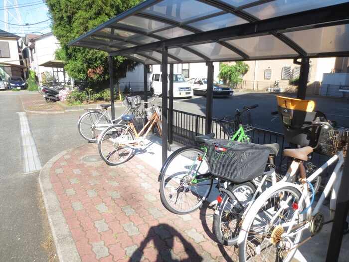 物件外観写真4　(駐輪場)