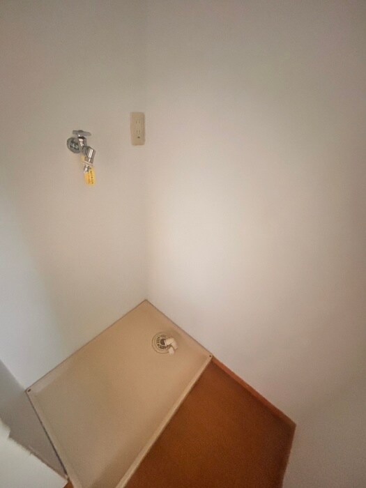 物件内観写真13　(洗濯機置場)