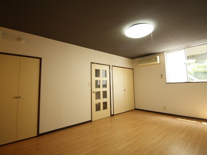 物件内観写真14　(居室)