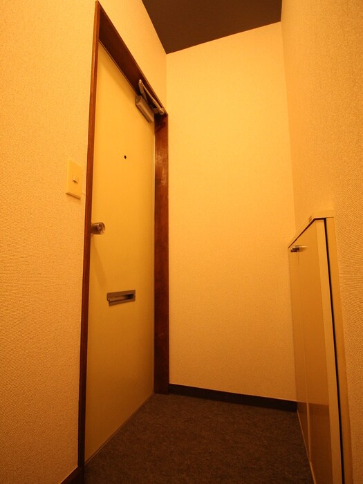 物件内観写真18　(玄関)