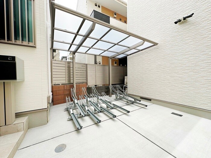 物件外観写真3　(駐輪場)