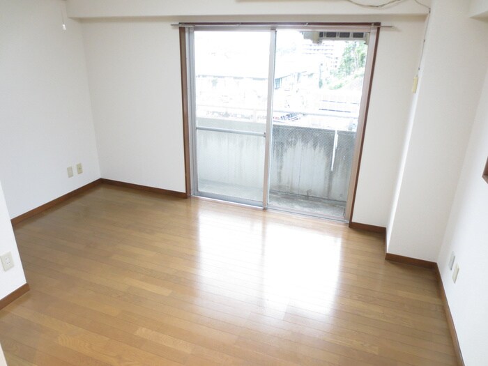 物件内観写真10　(居室)