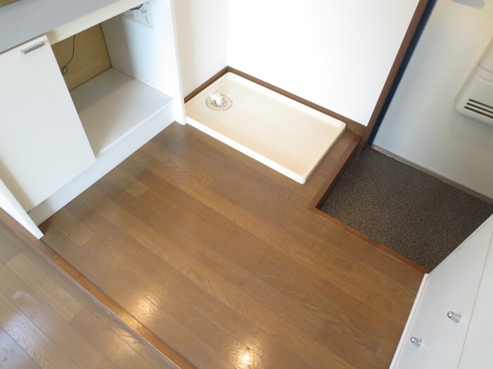 物件内観写真13　(洗濯機置場)