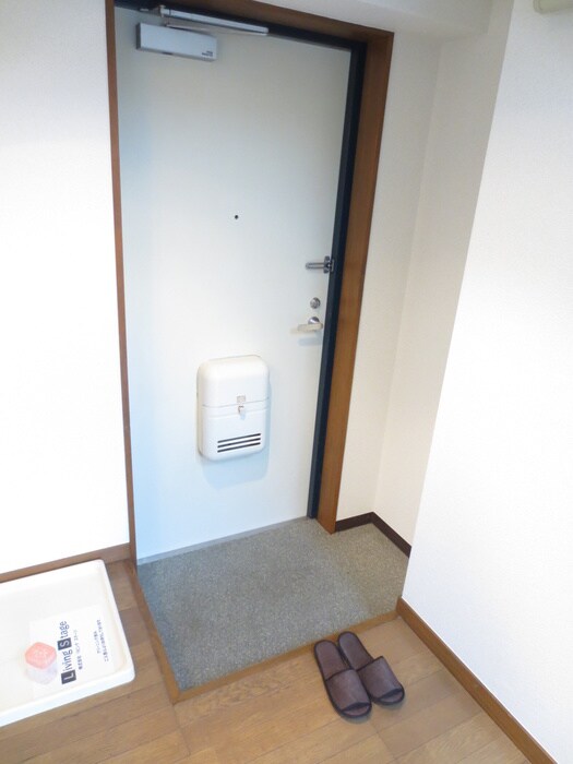 物件内観写真15　(玄関)