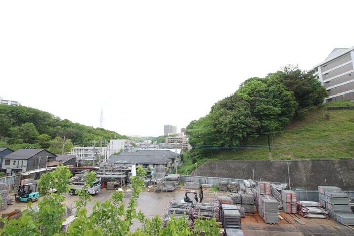 物件内観写真16　(室内からの展望)